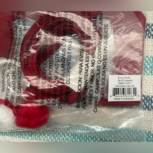 ❄️ NWT Vera Bradley Peanuts Snoopy Zip ID Lanyard in Woodstock Ski Lift ❄️ - Picture 4 of 8